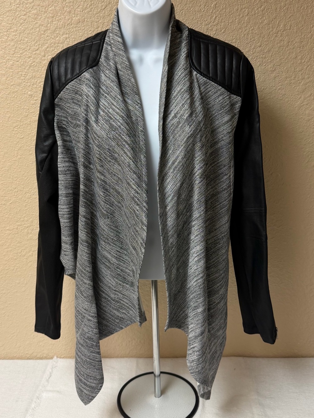 4/$20 torrid Gray & Black Open-Front Draped Jacket
